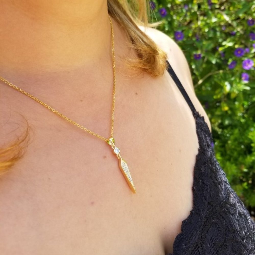 Gold Arrow Fashion Necklace + Free Nail Art
